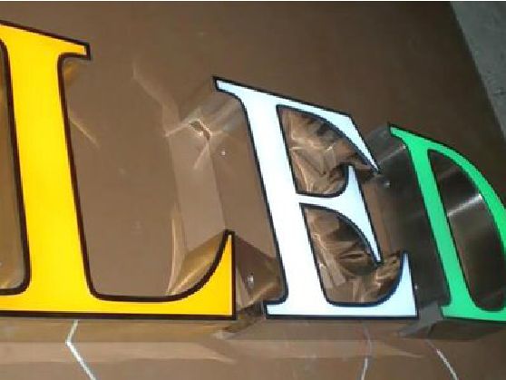 抚州介绍LED招牌的基础知识。